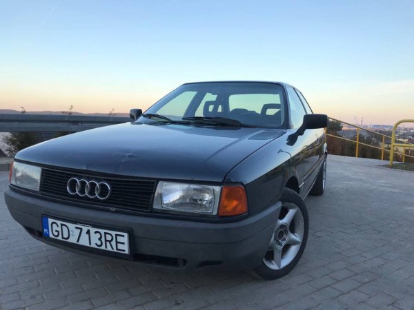 AUDI widok z lewego boku