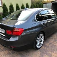 BMW widok z prawego boku